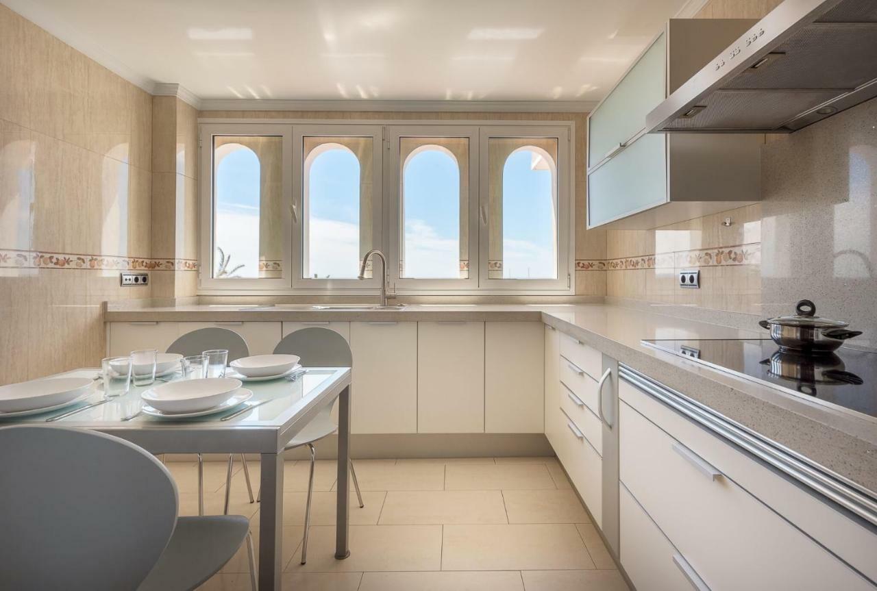 Downtown Seaview Apartment Марбеля Екстериор снимка