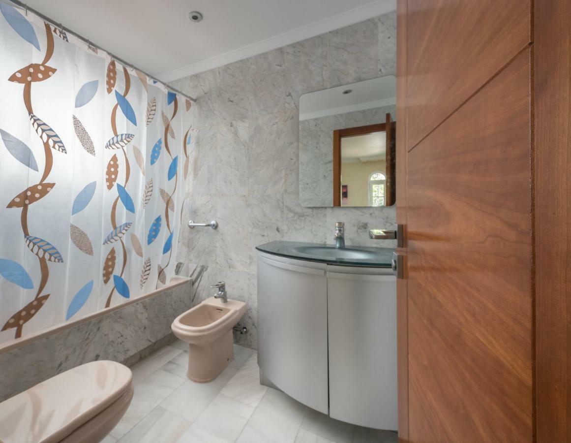 Downtown Seaview Apartment Марбеля Екстериор снимка